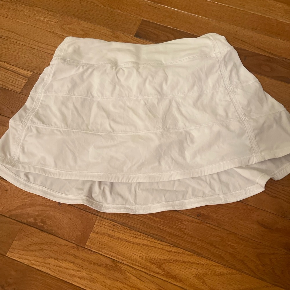 Lululemon athletic skirt size 6